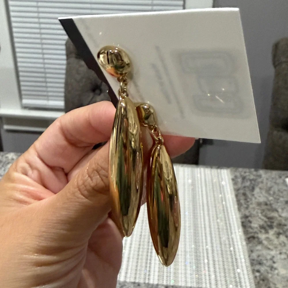 Nine West Gold Linear Teardrop Elegant Earrings